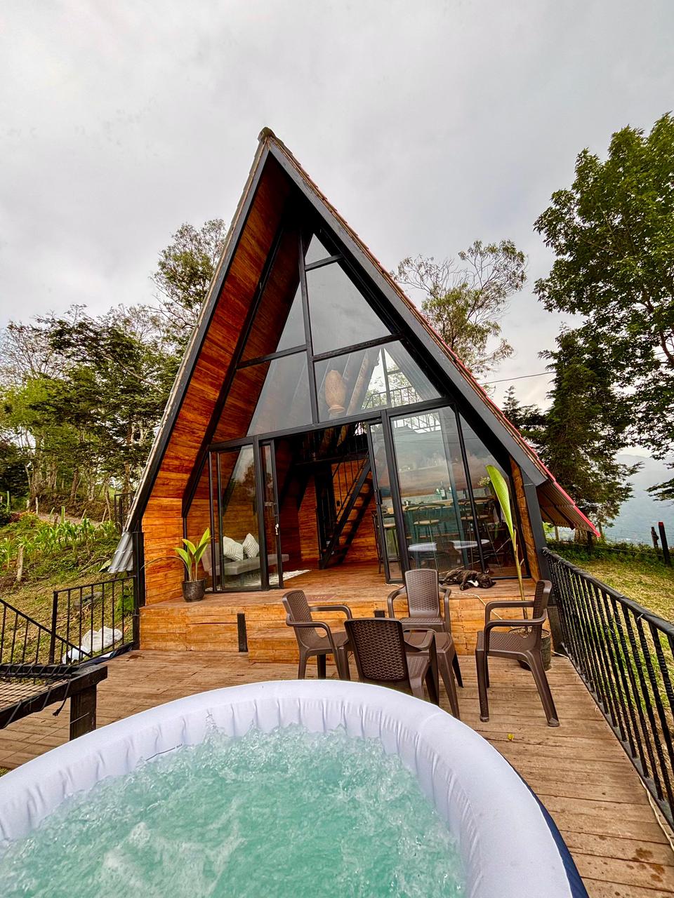 Vista exterior con jacuzzi